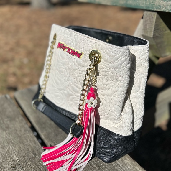 NWOT Betsey Johnson flower purse - Picture 9 of 10